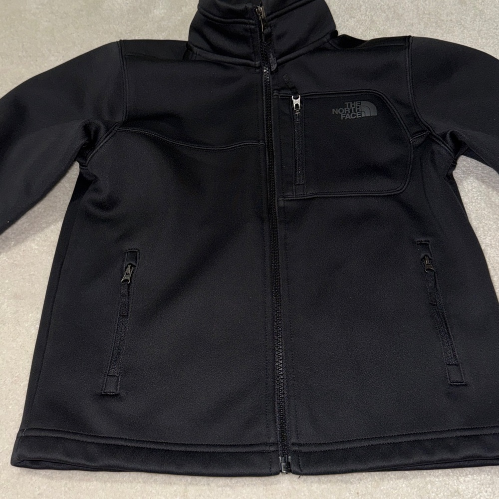 The North Face boys Black Performance Jacket - Picture 5 of 10
